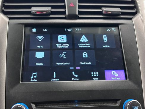 Used 2018 Ford Fusion SE w/ Fusion SE Technology Package FWD image 43
