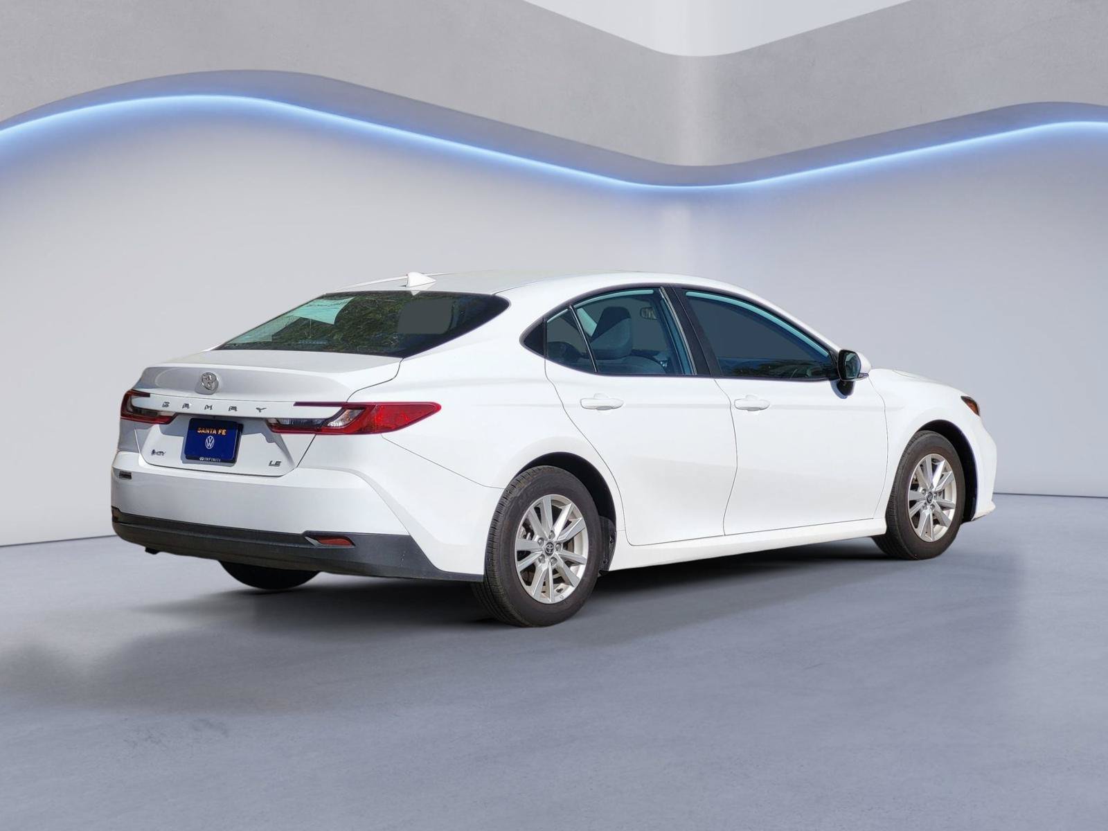 Used 2025 Toyota Camry LE FWD image 5