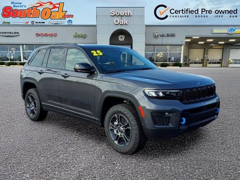 Certified 2025 Jeep Grand Cherokee Trailhawk w/ Advanced Protech Group II AWD/4WD image 1
