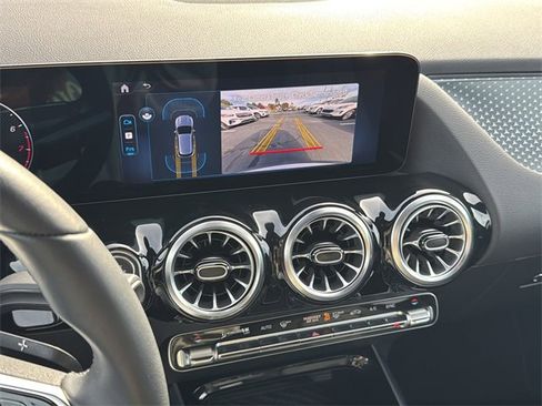 Certified 2025 Mercedes-Benz GLA 250 4MATIC image 18