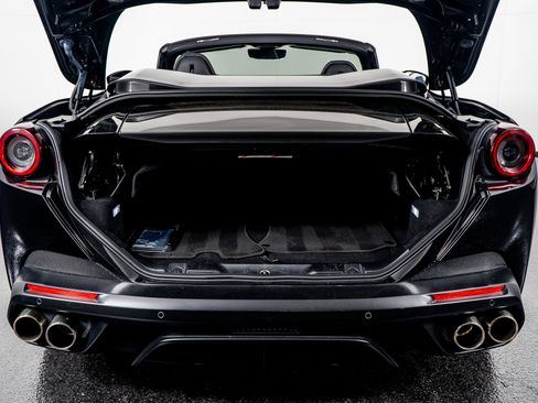Used 2019 Ferrari Portofino image 53
