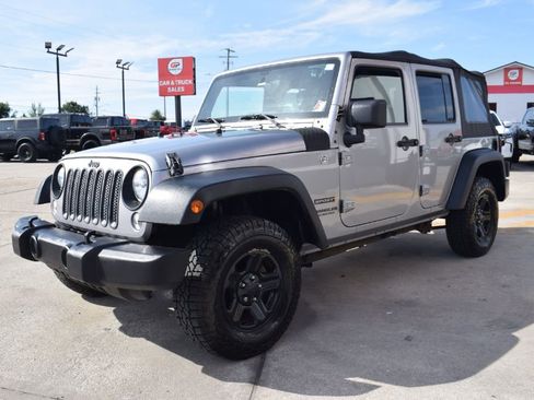 Used 2015 Jeep Wrangler Unlimited Sport w/ Connectivity Group image 6