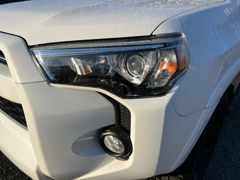 Used 2020 Toyota 4Runner SR5 image 26