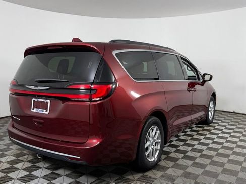 Used 2022 Chrysler Pacifica Touring-L FWD image 8