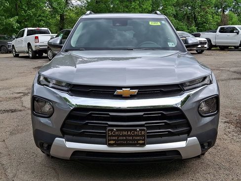Used 2023 Chevrolet TrailBlazer LT FWD image 2