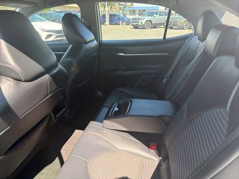 Used 2022 Toyota Camry SE image 8