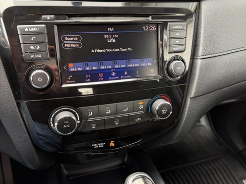 Used 2018 Nissan Rogue S image 15