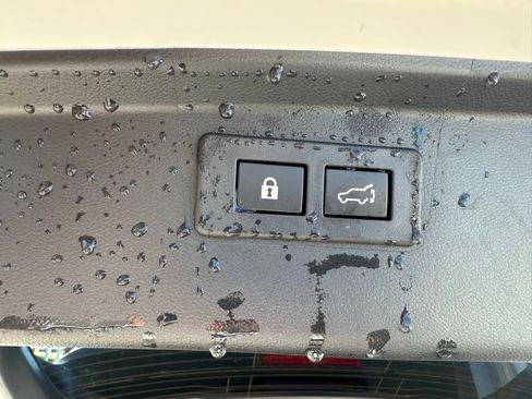 Used 2025 Subaru Outback Touring w/ Popular Package #2 image 8