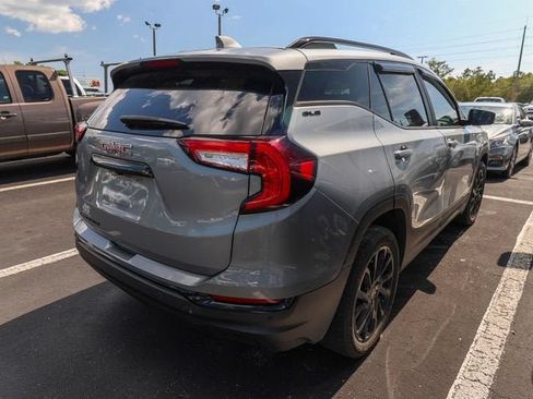 Used 2023 GMC Terrain SLE w/ Driver Convenience Package FWD image 4