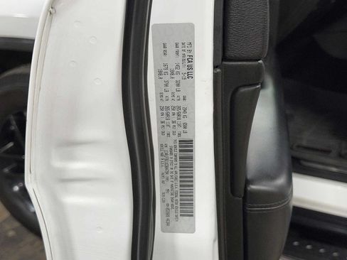 Used 2019 Jeep Grand Cherokee Limited AWD/4WD image 14