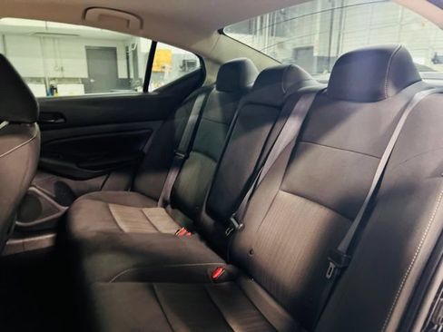 Used 2024 Nissan Altima 2.5 SV FWD image 24