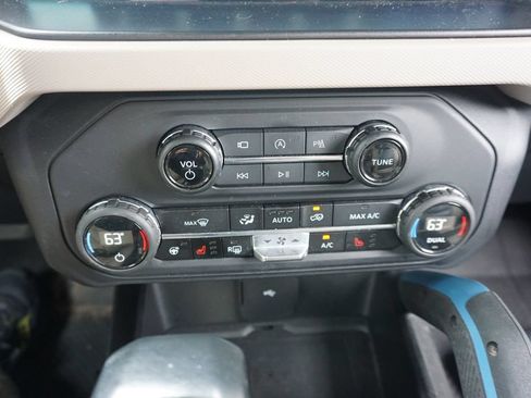 Used 2023 Ford Bronco Wildtrak AWD/4WD image 12