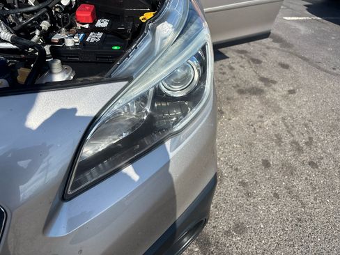 Used 2017 Subaru Outback 2.5i Limited image 17