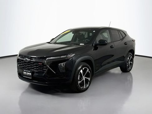 Used 2025 Chevrolet Trax RS w/ Driver Confidence Package FWD image 3