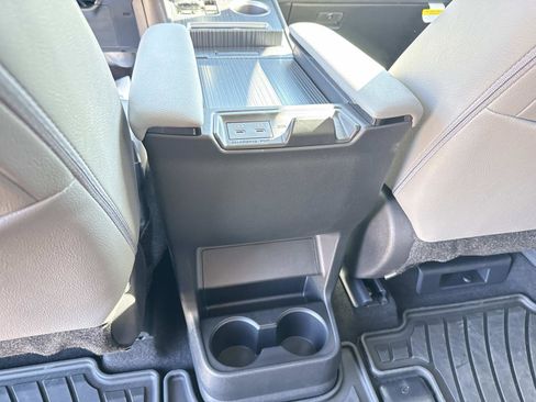 Used 2025 Toyota Sienna XLE image 14