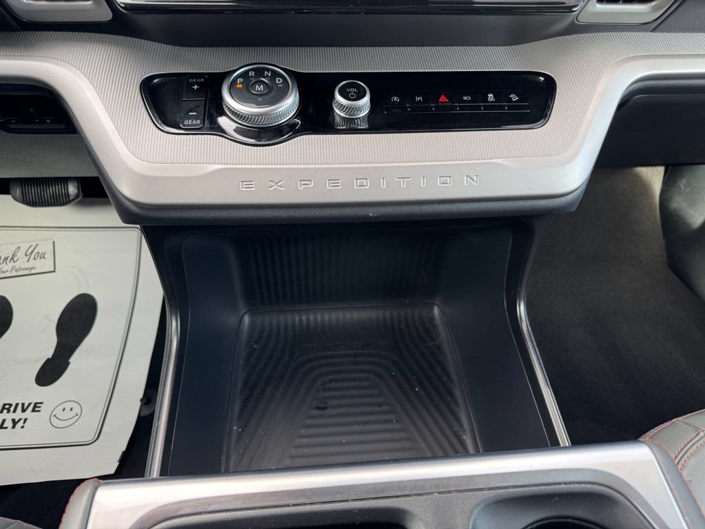 Used 2025 Ford Expedition Active AWD/4WD image 35