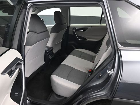 Used 2020 Toyota RAV4 XLE image 10