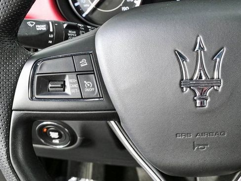 Used 2022 Maserati Levante GT AWD/4WD image 12