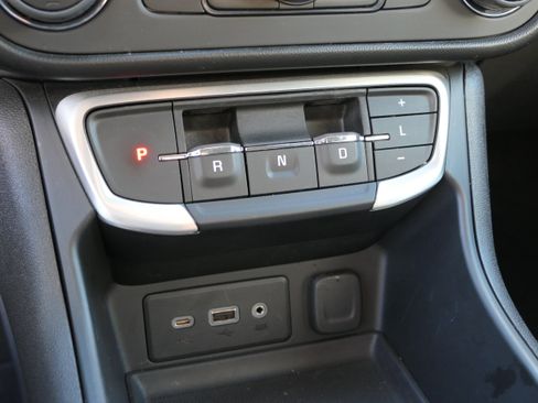 Used 2022 GMC Terrain SLE w/ Driver Convenience Package image 19