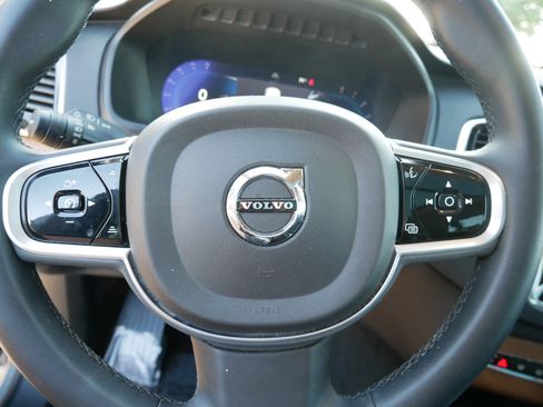 Used 2023 Volvo XC90 B5 Plus image 18