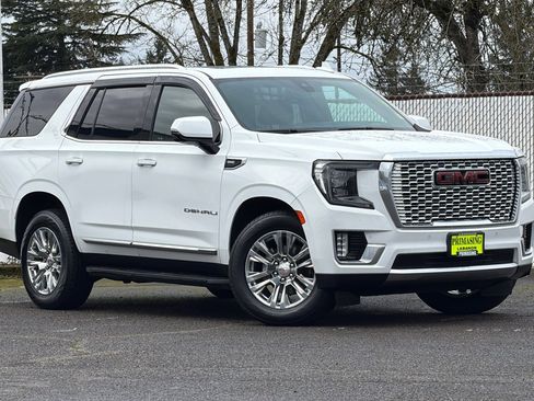 Used 2021 GMC Yukon Denali w/ LPO, Illumination Package image 2
