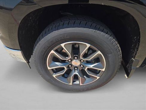 Used 2024 Chevrolet Silverado 1500 LT RWD image 24