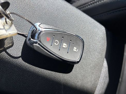 Used 2025 Chevrolet Trax LT FWD image 23