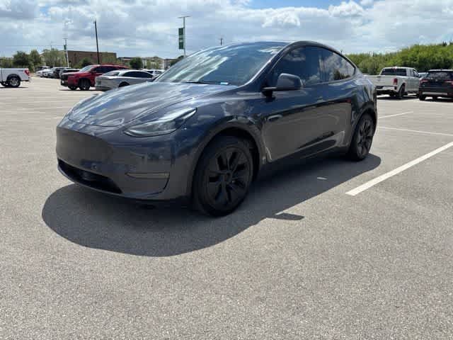 Used 2025 Tesla Model Y Long Range RWD image 1