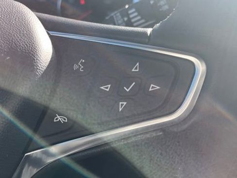 Used 2024 Chevrolet Equinox Premier image 31