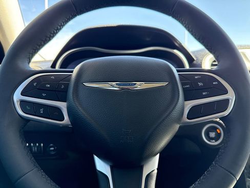 Used 2023 Chrysler 300 Touring w/ Sport Appearance Package RWD image 29
