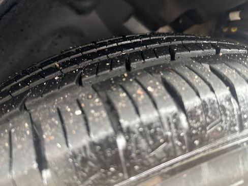 Used 2017 Jeep Renegade Latitude w/ Popular Equipment Group image 28