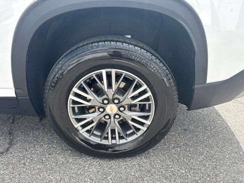 Used 2026 Chevrolet Traverse LT AWD/4WD image 6