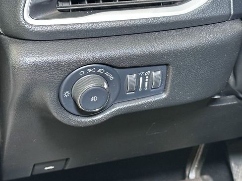 Certified 2022 Chrysler Pacifica Touring-L w/ S Appearance Package image 25