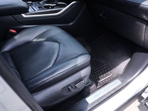 Used 2020 Toyota Highlander Platinum AWD/4WD image 74