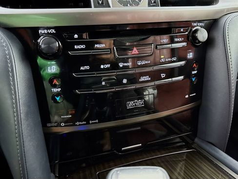 Used 2018 Lexus LX 570 4WD w/ Luxury Package image 30