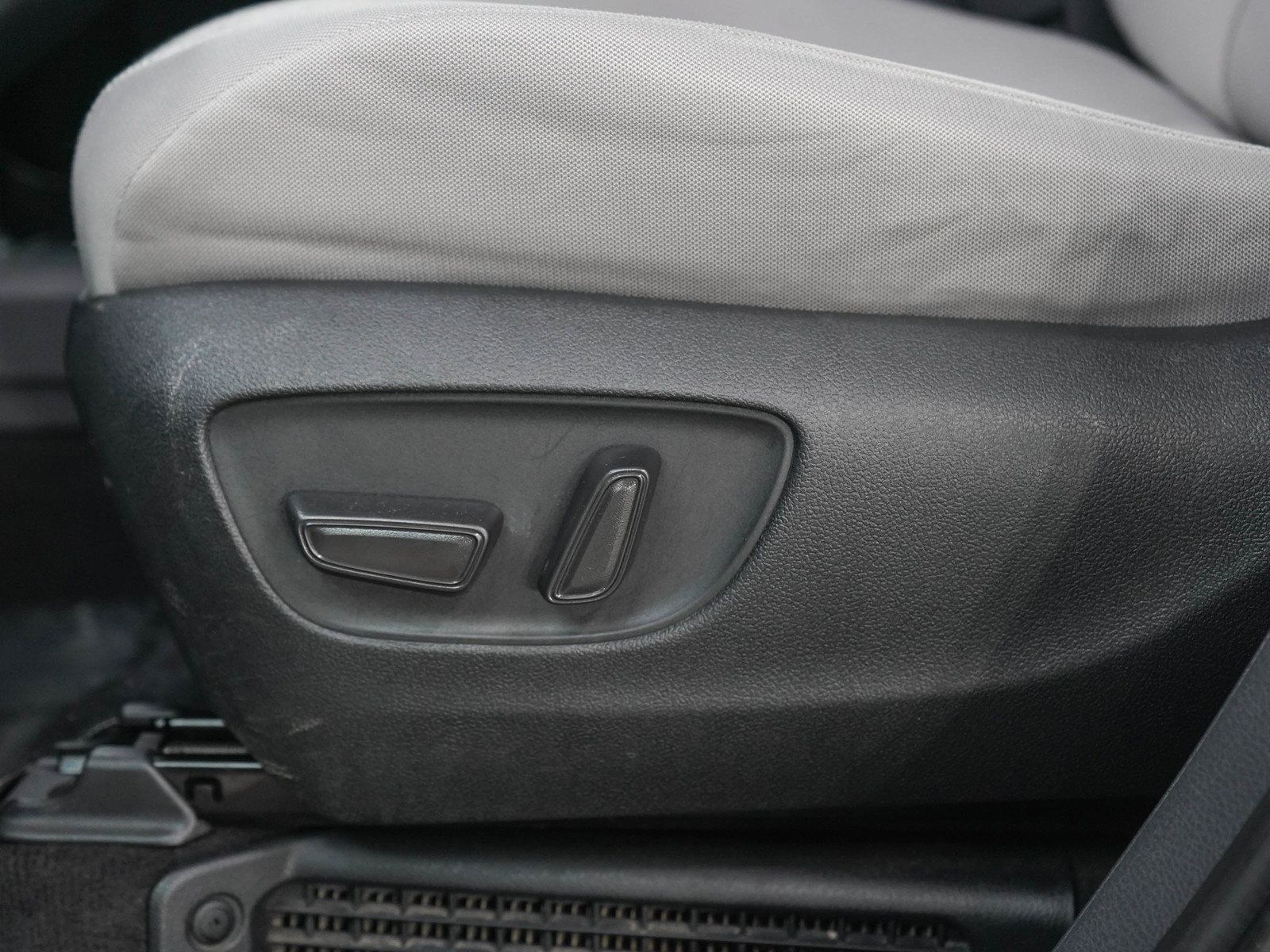 Used 2024 Toyota Sienna LE FWD image 29