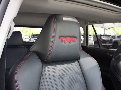 Used 2020 Toyota RAV4 TRD Off-Road w/ TRD Off-Road Weather Package AWD/4WD image 45