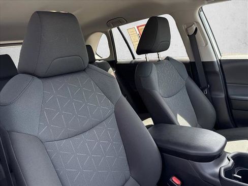 Certified 2025 Toyota RAV4 XLE FWD image 24