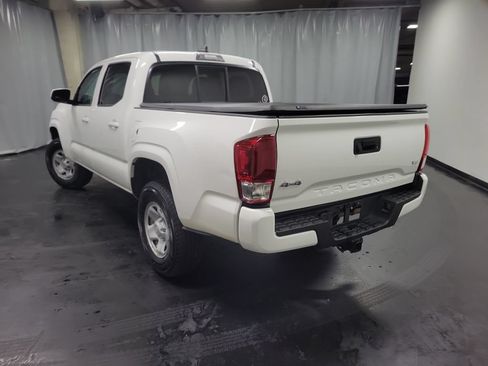 Used 2022 Toyota Tacoma SR AWD/4WD image 6