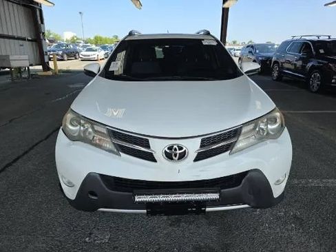 Used 2014 Toyota RAV4 XLE AWD/4WD image 2
