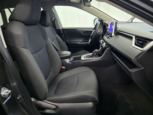 Used 2025 Toyota RAV4 LE image 27