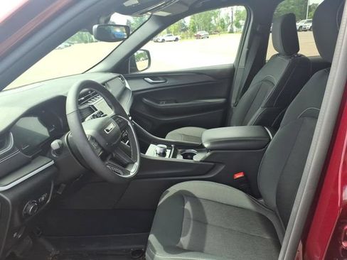 Used 2024 Jeep Grand Cherokee Laredo w/ Luxury Tech Group I AWD/4WD image 9