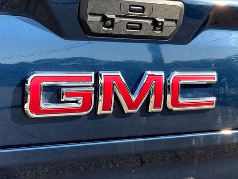 Used 2021 GMC Sierra 1500 SLT image 32