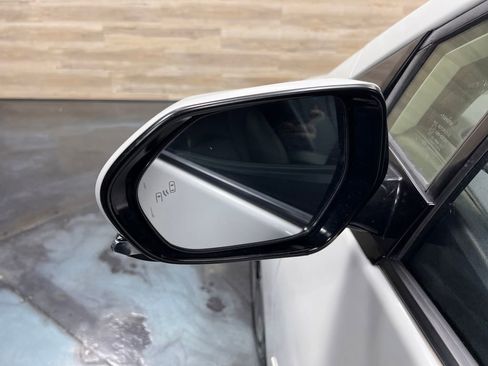 Used 2019 Toyota Prius FWD image 27