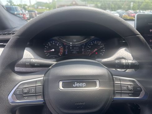 Used 2023 Jeep Compass Sport AWD/4WD image 34