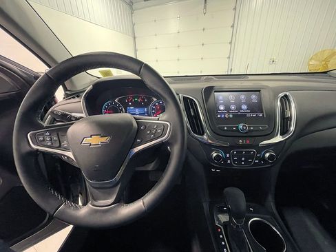 Used 2024 Chevrolet Equinox LT AWD/4WD image 38