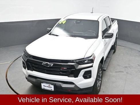 Used 2024 Chevrolet Colorado Z71 w/ Advanced Trailering Package AWD/4WD image 32