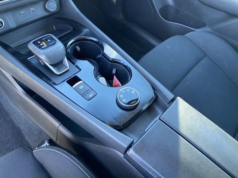 Used 2023 Nissan Rogue S image 38