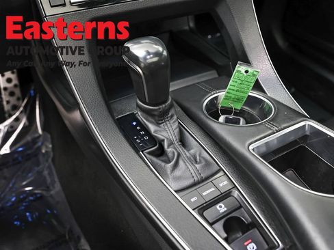 Used 2021 Toyota Avalon XSE FWD image 13