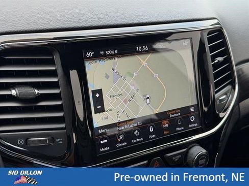Used 2020 Jeep Grand Cherokee Altitude AWD/4WD image 10